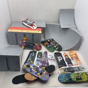 Lot Of 14 Tech Deck fingerboards 4 Complete Plus Stickers Tools Supplies & Ramps
